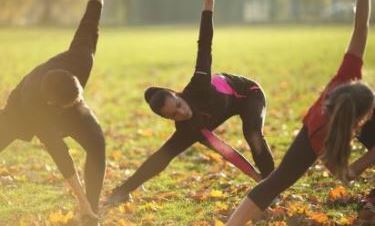 2_Runners-stretching-in-a-park.jpg